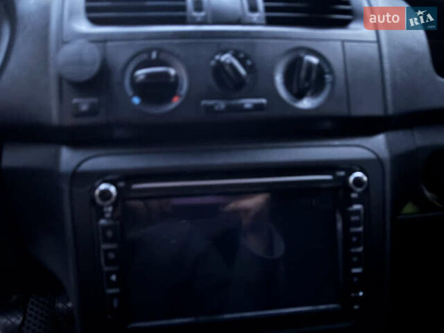 Білий Шкода Фабія, об'ємом двигуна 1.6 л та пробігом 303 тис. км за 7300 $, фото 6 на Automoto.ua