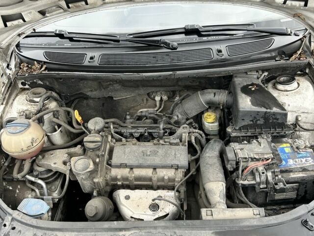 Белый Шкода Фабия, объемом двигателя 1.2 л и пробегом 270 тыс. км за 3450 $, фото 9 на Automoto.ua