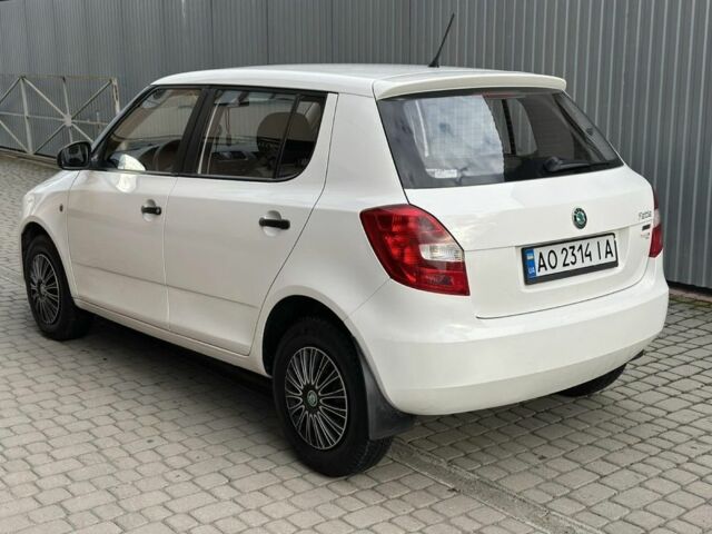 Білий Шкода Фабія, об'ємом двигуна 1.2 л та пробігом 260 тис. км за 4200 $, фото 1 на Automoto.ua