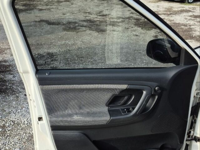 Білий Шкода Фабія, об'ємом двигуна 0 л та пробігом 240 тис. км за 3999 $, фото 7 на Automoto.ua