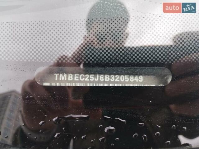 Белый Шкода Фабия, объемом двигателя 1.4 л и пробегом 359 тыс. км за 5600 $, фото 2 на Automoto.ua