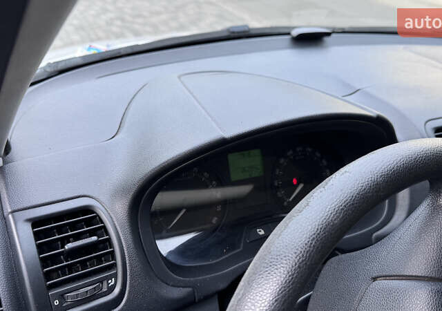 Белый Шкода Фабия, объемом двигателя 1.6 л и пробегом 260 тыс. км за 5150 $, фото 1 на Automoto.ua