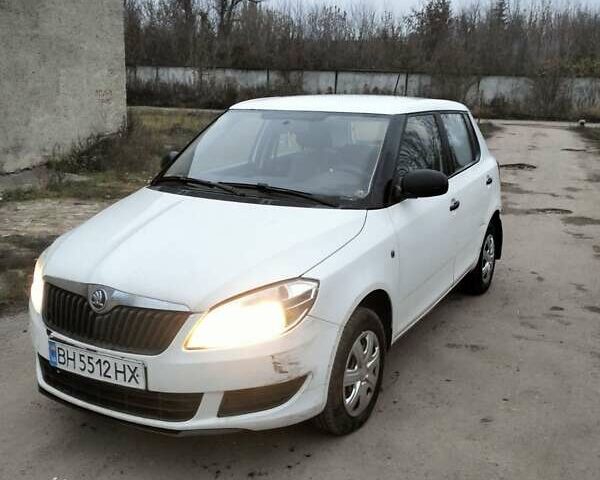 Белый Шкода Фабия, объемом двигателя 1.2 л и пробегом 218 тыс. км за 3600 $, фото 1 на Automoto.ua