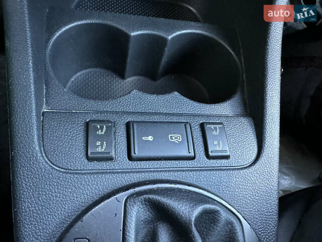 Білий Шкода Фабія, об'ємом двигуна 1.4 л та пробігом 229 тис. км за 8500 $, фото 10 на Automoto.ua