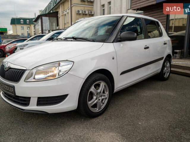 Білий Шкода Фабія, об'ємом двигуна 1.39 л та пробігом 286 тис. км за 4500 $, фото 2 на Automoto.ua