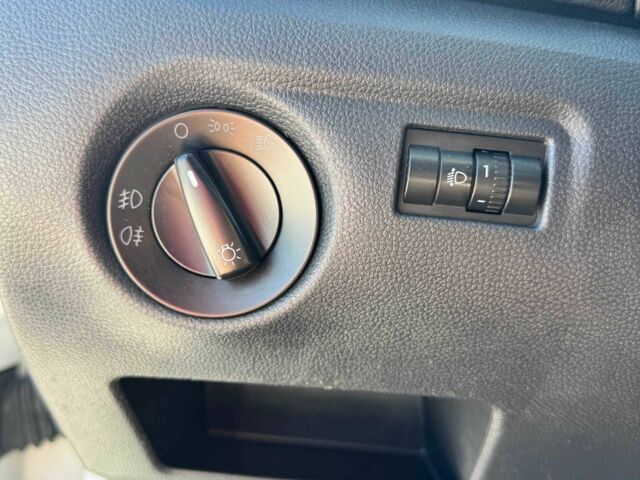 Белый Шкода Фабия, объемом двигателя 1.4 л и пробегом 190 тыс. км за 4950 $, фото 10 на Automoto.ua