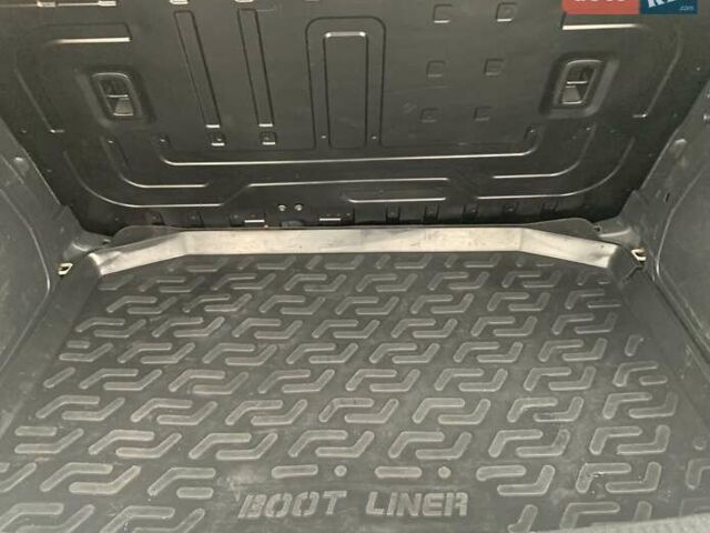 Белый Шкода Фабия, объемом двигателя 1.39 л и пробегом 230 тыс. км за 3698 $, фото 57 на Automoto.ua