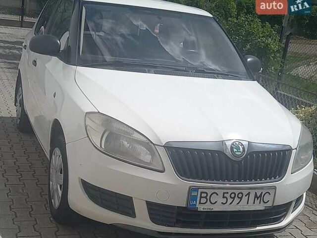 Белый Шкода Фабия, объемом двигателя 1.2 л и пробегом 212 тыс. км за 4100 $, фото 20 на Automoto.ua