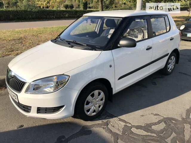 Белый Шкода Фабия, объемом двигателя 1.2 л и пробегом 25 тыс. км за 6200 $, фото 5 на Automoto.ua