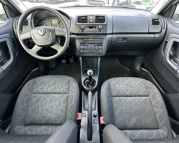 Шкода Фабия 2011 в Буче на Automoto.ua Белый Шкода Фабия, объемом двигателя 1.2 л и пробегом 156 тыс. км за 6300 $, фото 24 на Automoto.ua