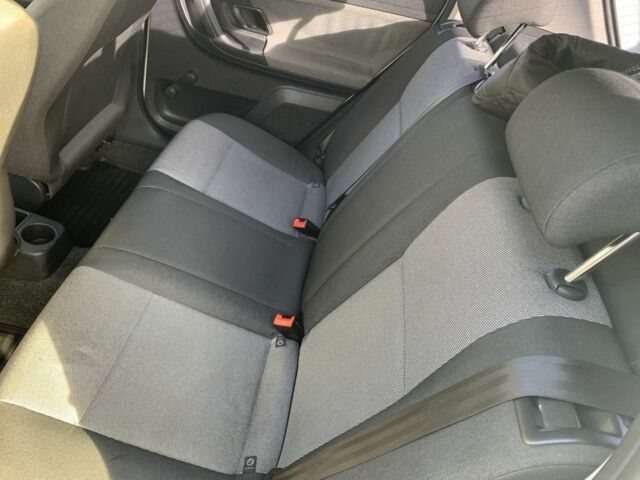 Белый Шкода Фабия, объемом двигателя 1.4 л и пробегом 229 тыс. км за 3799 $, фото 17 на Automoto.ua