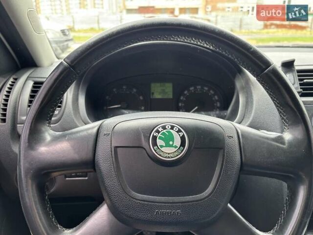 Шкода Фабия 2011 в Виннице на Automoto.ua Белый Шкода Фабия, объемом двигателя 1.2 л и пробегом 230 тыс. км за 4800 $, фото 12 на Automoto.ua