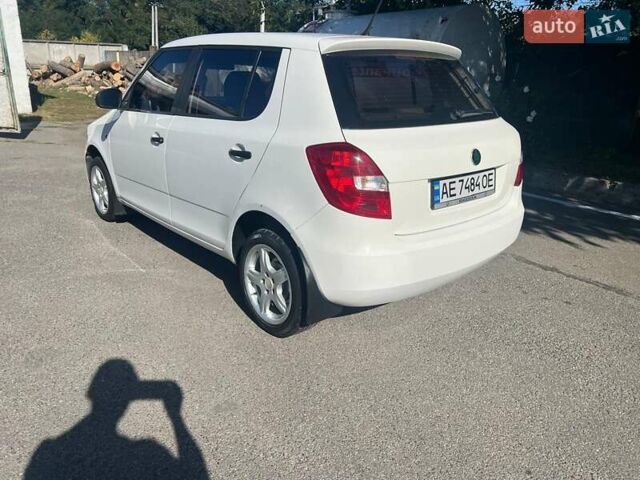 Білий Шкода Фабія, об'ємом двигуна 1.2 л та пробігом 230 тис. км за 4800 $, фото 7 на Automoto.ua
