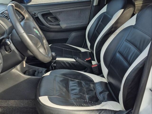 Білий Шкода Фабія, об'ємом двигуна 0 л та пробігом 240 тис. км за 3999 $, фото 10 на Automoto.ua