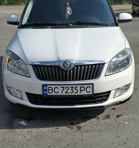 Белый Шкода Фабия, объемом двигателя 1.2 л и пробегом 102 тыс. км за 5200 $, фото 11 на Automoto.ua