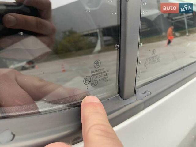 Белый Шкода Фабия, объемом двигателя 1.39 л и пробегом 230 тыс. км за 3698 $, фото 48 на Automoto.ua