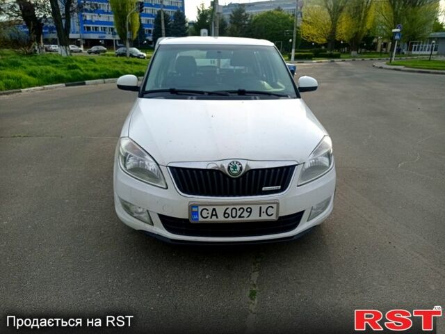 Белый Шкода Фабия, объемом двигателя 1.2 л и пробегом 265 тыс. км за 4399 $, фото 9 на Automoto.ua