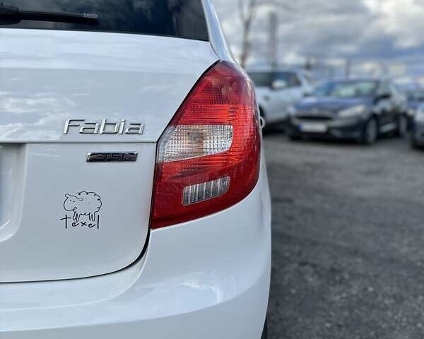 Шкода Фабия 2011 в Буче на Automoto.ua Белый Шкода Фабия, объемом двигателя 1.2 л и пробегом 156 тыс. км за 6300 $, фото 10 на Automoto.ua