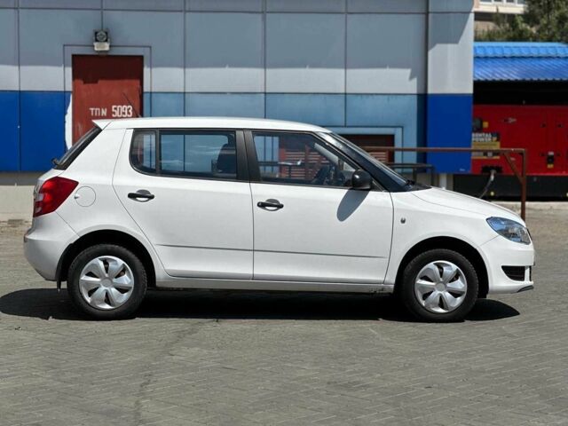 Білий Шкода Фабія, об'ємом двигуна 1.2 л та пробігом 173 тис. км за 4740 $, фото 3 на Automoto.ua