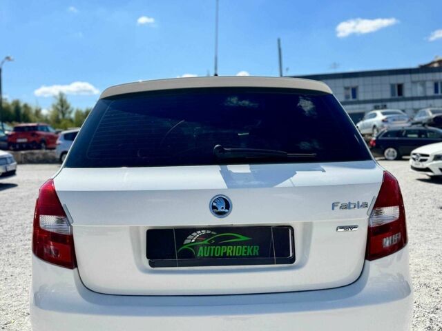 Белый Шкода Фабия, объемом двигателя 1.4 л и пробегом 190 тыс. км за 4950 $, фото 3 на Automoto.ua