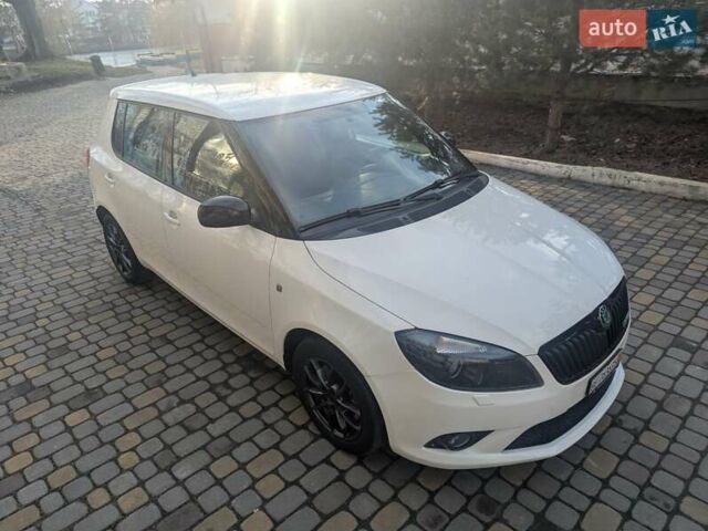 Белый Шкода Фабия, объемом двигателя 1.4 л и пробегом 155 тыс. км за 7950 $, фото 13 на Automoto.ua