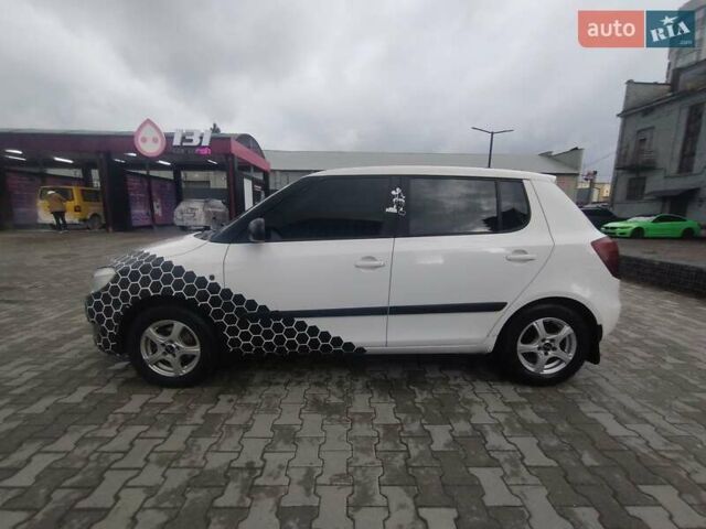 Белый Шкода Фабия, объемом двигателя 1.4 л и пробегом 359 тыс. км за 5600 $, фото 17 на Automoto.ua