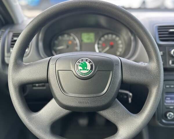 Шкода Фабия 2011 в Буче на Automoto.ua Белый Шкода Фабия, объемом двигателя 1.2 л и пробегом 156 тыс. км за 6300 $, фото 29 на Automoto.ua