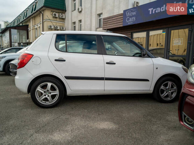 Білий Шкода Фабія, об'ємом двигуна 1.39 л та пробігом 286 тис. км за 4500 $, фото 12 на Automoto.ua