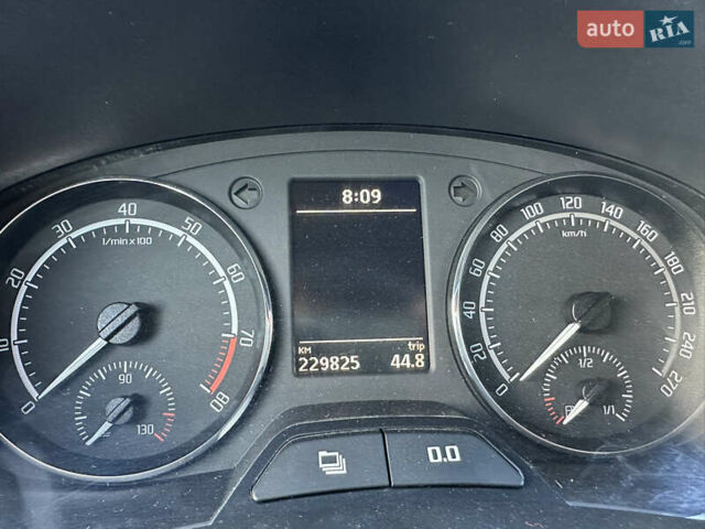 Білий Шкода Фабія, об'ємом двигуна 1.4 л та пробігом 229 тис. км за 8500 $, фото 15 на Automoto.ua