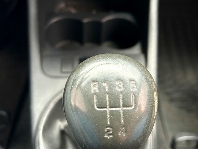 Белый Шкода Фабия, объемом двигателя 1.4 л и пробегом 220 тыс. км за 4950 $, фото 3 на Automoto.ua