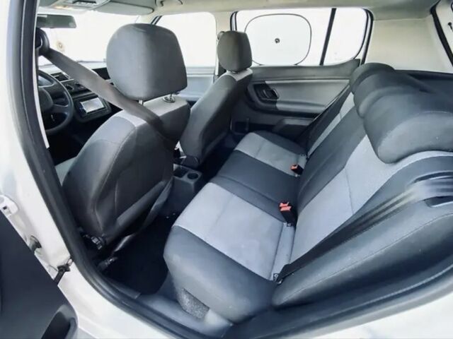 Білий Шкода Фабія, об'ємом двигуна 1.6 л та пробігом 170 тис. км за 6300 $, фото 4 на Automoto.ua