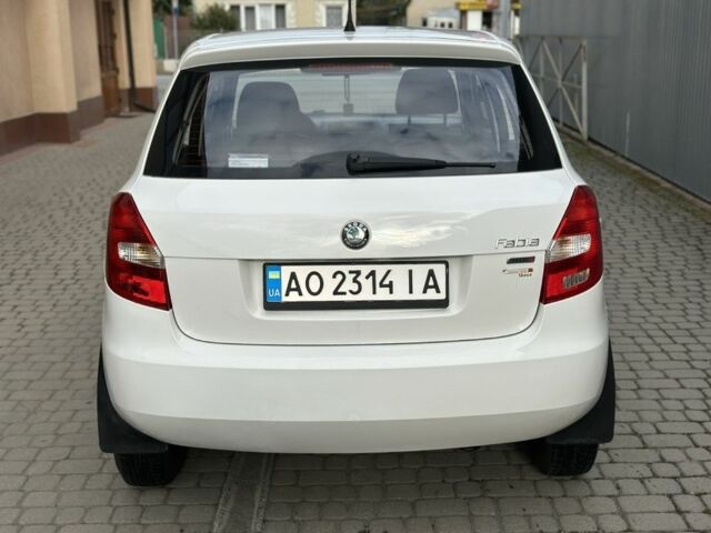Білий Шкода Фабія, об'ємом двигуна 1.2 л та пробігом 260 тис. км за 4200 $, фото 3 на Automoto.ua