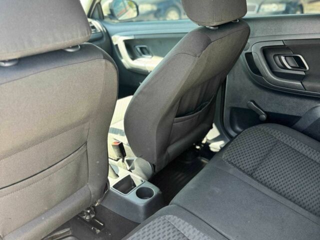 Белый Шкода Фабия, объемом двигателя 1.4 л и пробегом 190 тыс. км за 4950 $, фото 14 на Automoto.ua