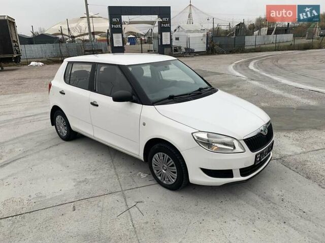 Белый Шкода Фабия, объемом двигателя 1.39 л и пробегом 230 тыс. км за 3698 $, фото 31 на Automoto.ua