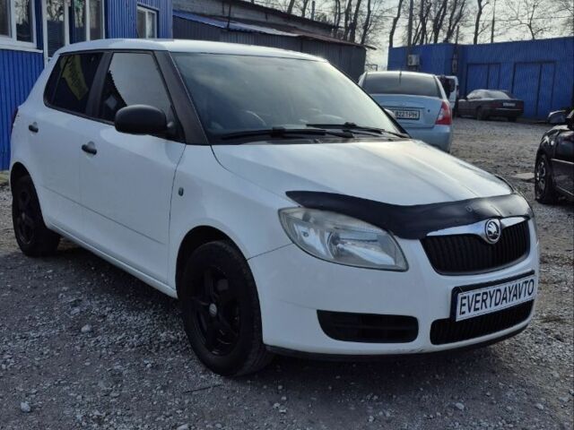 Білий Шкода Фабія, об'ємом двигуна 0 л та пробігом 240 тис. км за 3999 $, фото 3 на Automoto.ua