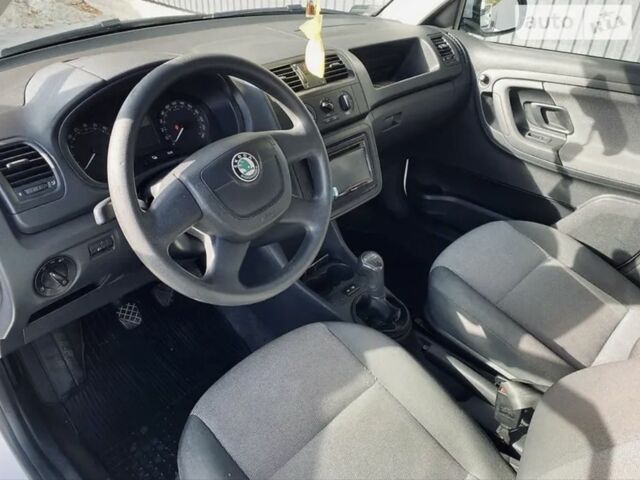 Білий Шкода Фабія, об'ємом двигуна 1.6 л та пробігом 170 тис. км за 6300 $, фото 3 на Automoto.ua