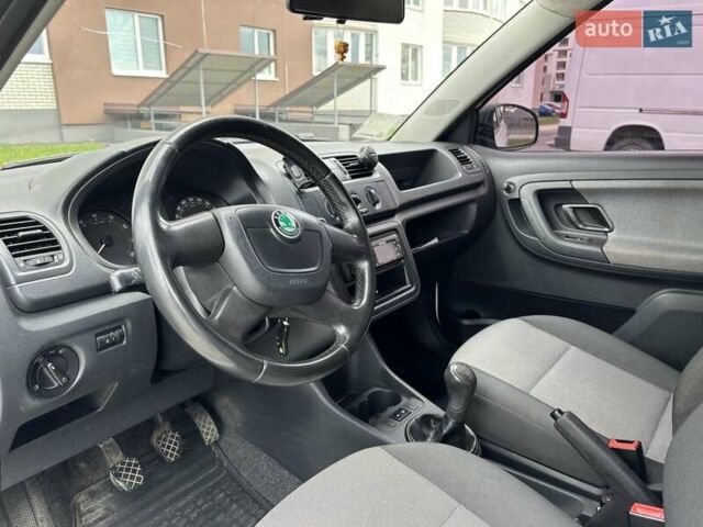 Шкода Фабия 2011 в Виннице на Automoto.ua Белый Шкода Фабия, объемом двигателя 1.2 л и пробегом 230 тыс. км за 4800 $, фото 11 на Automoto.ua