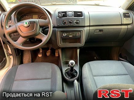 Білий Шкода Фабія, об'ємом двигуна 1.2 л та пробігом 287 тис. км за 4900 $, фото 8 на Automoto.ua