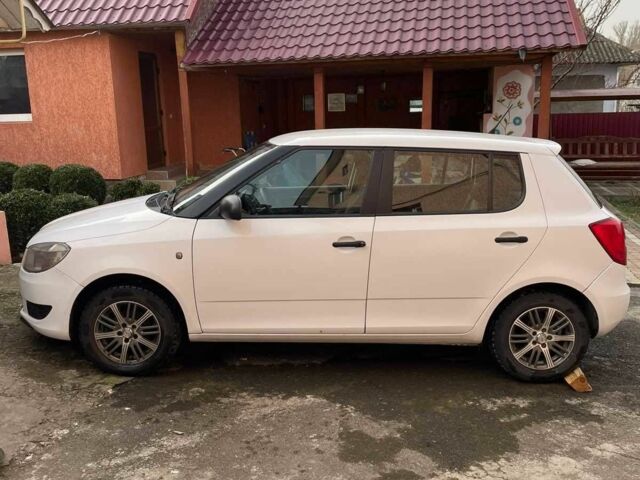 Белый Шкода Фабия, объемом двигателя 0 л и пробегом 260 тыс. км за 5060 $, фото 7 на Automoto.ua