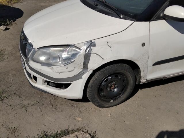 Білий Шкода Фабія, об'ємом двигуна 1.2 л та пробігом 263 тис. км за 3200 $, фото 3 на Automoto.ua