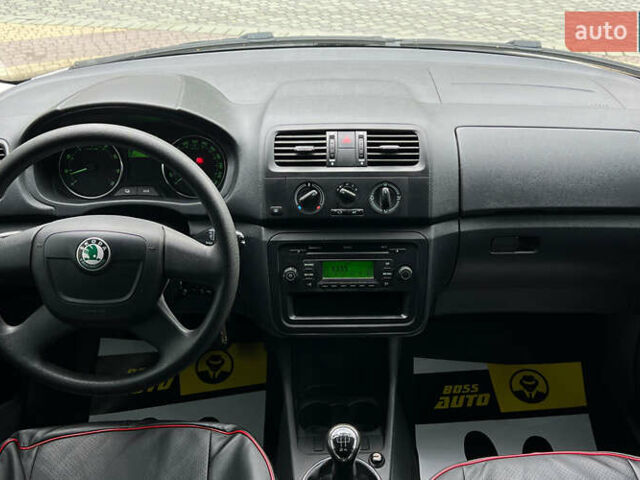 Шкода Фабия 2011 в Львове на Automoto.ua Белый Шкода Фабия, объемом двигателя 1.2 л и пробегом 102 тыс. км за 5500 $, фото 9 на Automoto.ua