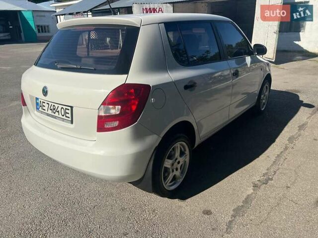 Білий Шкода Фабія, об'ємом двигуна 1.2 л та пробігом 230 тис. км за 4800 $, фото 1 на Automoto.ua