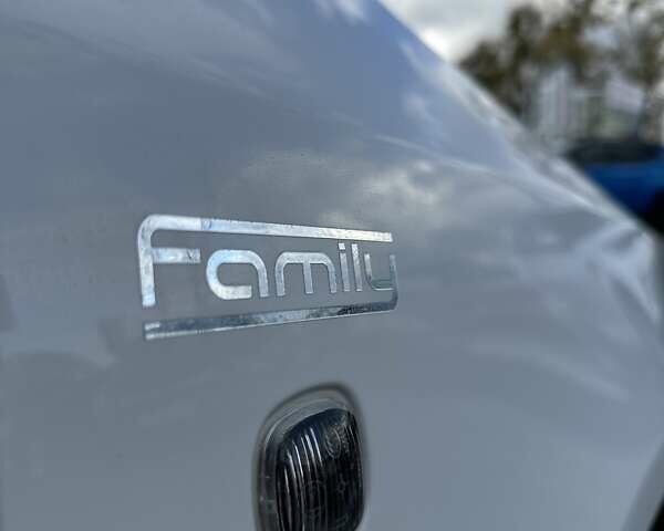 Шкода Фабия 2011 в Буче на Automoto.ua Белый Шкода Фабия, объемом двигателя 1.2 л и пробегом 156 тыс. км за 6300 $, фото 6 на Automoto.ua