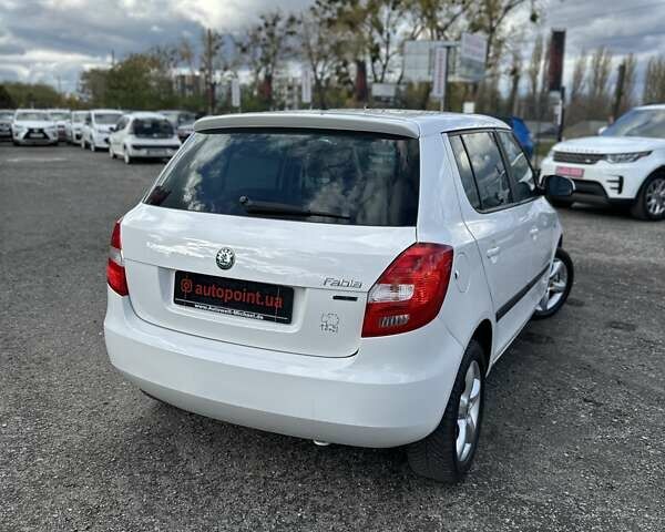 Шкода Фабия 2011 в Буче на Automoto.ua Белый Шкода Фабия, объемом двигателя 1.2 л и пробегом 156 тыс. км за 6300 $, фото 8 на Automoto.ua