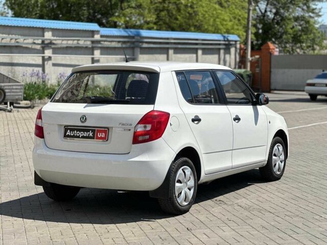 Білий Шкода Фабія, об'ємом двигуна 1.2 л та пробігом 173 тис. км за 4740 $, фото 4 на Automoto.ua