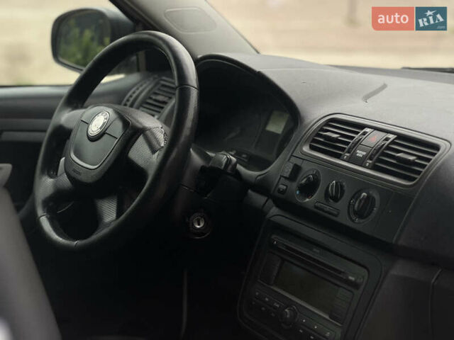 Шкода Фабия 2011 в Кропивницком (Кировограде) на Automoto.ua Белый Шкода Фабия, объемом двигателя 1.39 л и пробегом 275 тыс. км за 5100 $, фото 4 на Automoto.ua