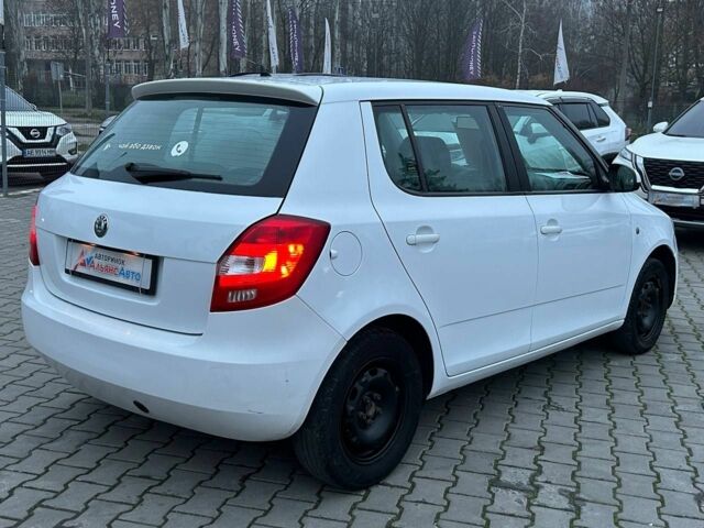 Білий Шкода Фабія, об'ємом двигуна 1.4 л та пробігом 280 тис. км за 5400 $, фото 6 на Automoto.ua