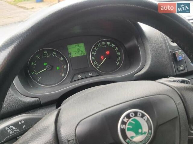 Білий Шкода Фабія, об'ємом двигуна 1.39 л та пробігом 231 тис. км за 5600 $, фото 3 на Automoto.ua
