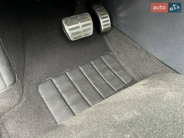 Белый Шкода Фабия, объемом двигателя 1.4 л и пробегом 163 тыс. км за 10300 $, фото 29 на Automoto.ua