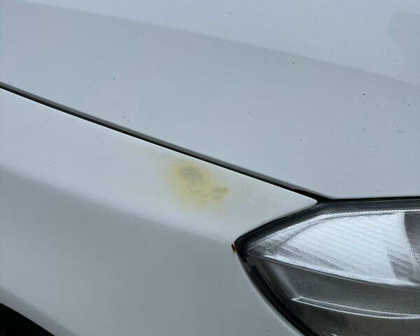 Білий Шкода Фабія, об'ємом двигуна 1.2 л та пробігом 305 тис. км за 4100 $, фото 5 на Automoto.ua